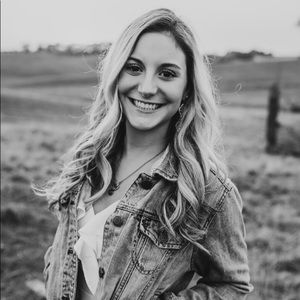 Meet your Posher, Kaia